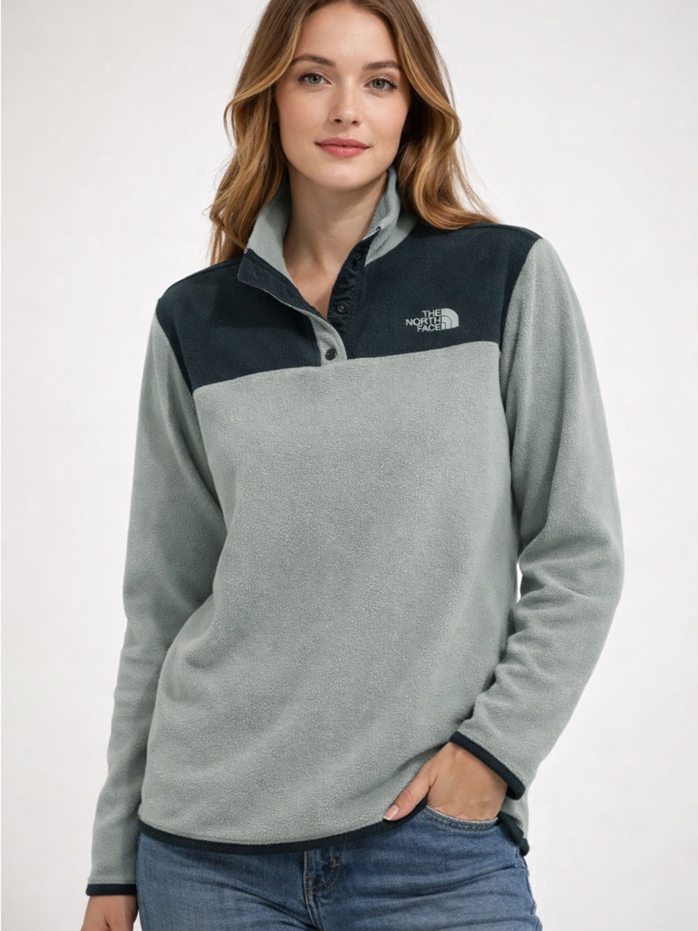 The North Face Two-Tone Sage and Dark Forest Fleece Pullover